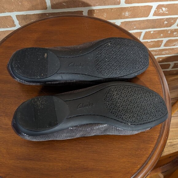 Clark's Grey Flats - Picture 6 of 7